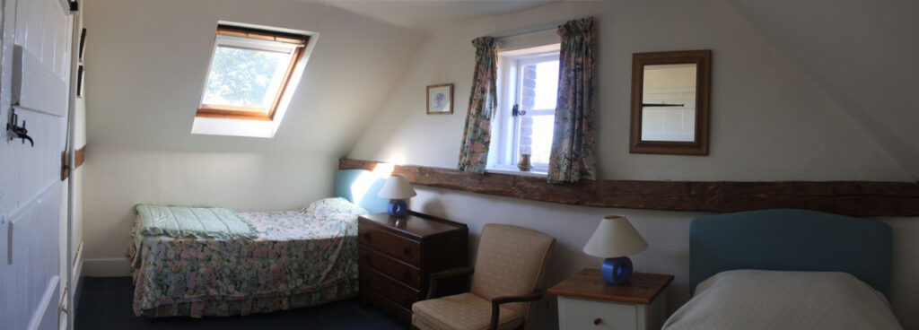 Black Cottage - Twin bedroom